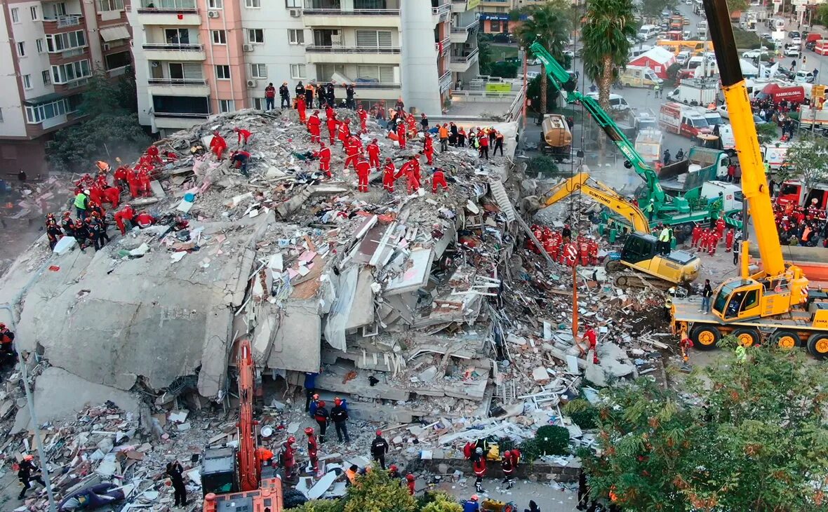 Землетрясение сегодня в мире где. Землетрясение в Турции 30 октября 2020. Землетрясение в Стамбуле 1999. Измир землетрясение 1999. Землетрясение в Измире 2020.