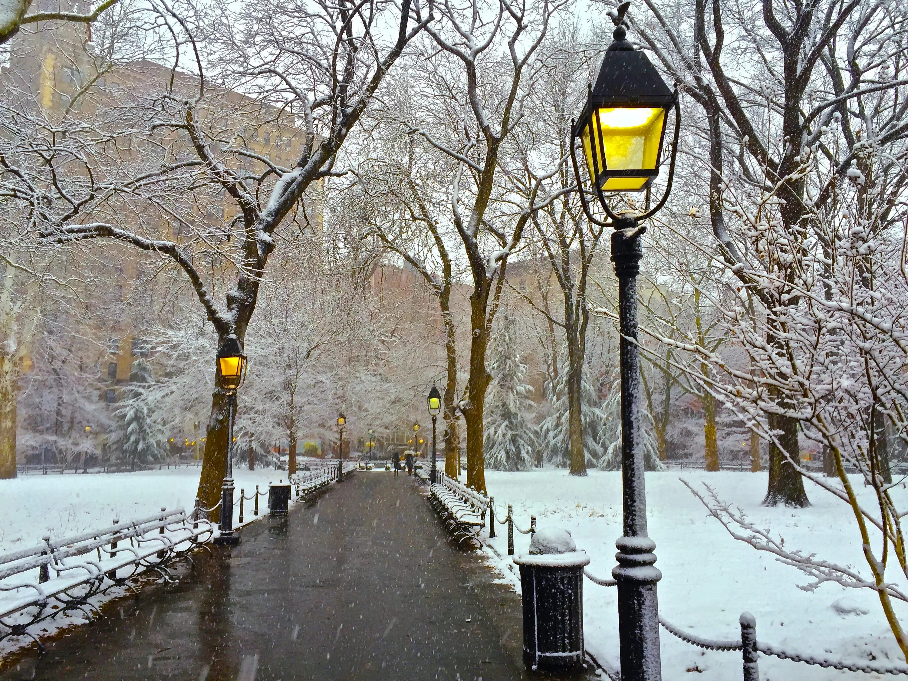 Зимой на улице металл. Зима дом улица. Зима атмосфера. Бобруйск. Гетто зимой.