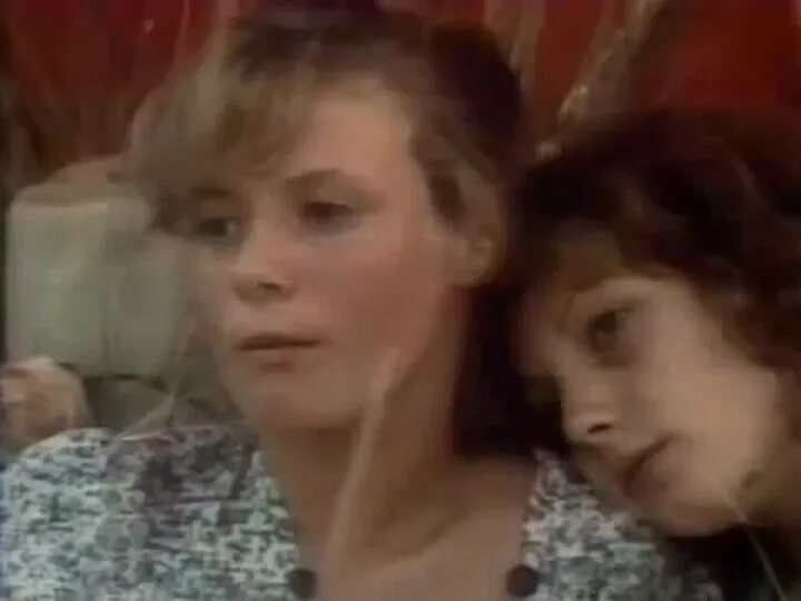 Лето в сен-тропе фильм 1983. Saint-tropez 1983. Два придурка в сан-тропе фильм 1986. Stephanie billat. Лето в сан-тропе фильм 1984.