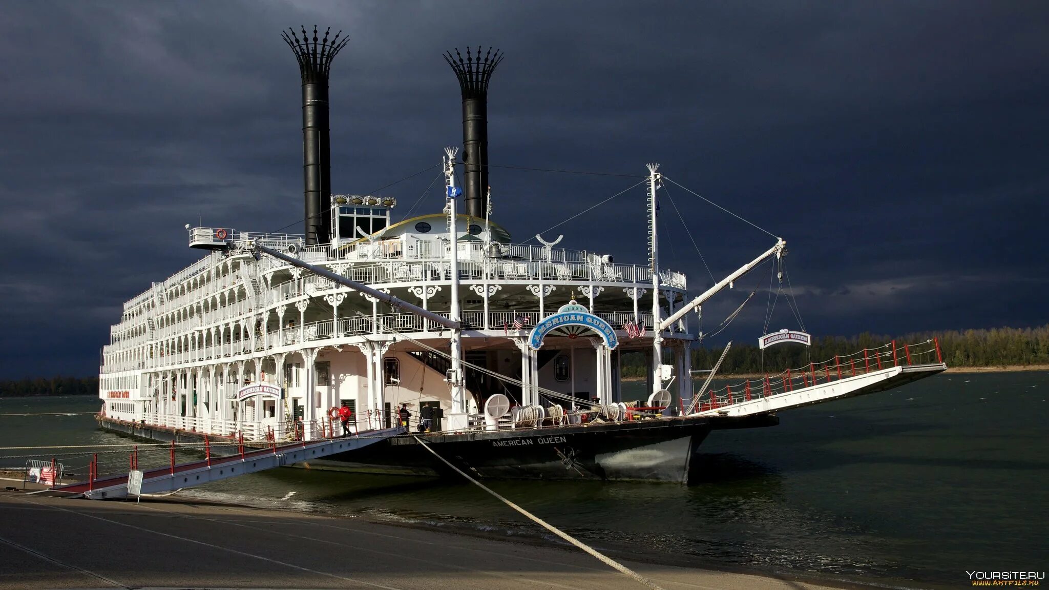 Караванами пароходами. Пароход колесный American Queen. Пароход Миссисипи. Колесный пароход Арабия. Пароход ТАИФ.