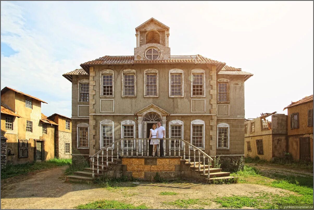 Киногород мцыри. Фирсановка усадьба Середниково Киногород. Киногород Piligrim Porto. Ленинские горки усадьба Киногород. Пилигрим Портер Киногород.