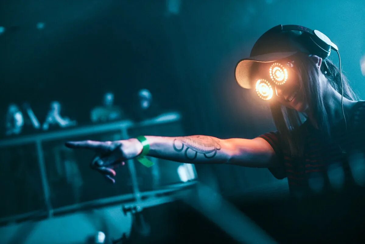 Rezz give in to you. Rezz канадский диджей. dnb арты. нейрофанк. neurofunk арты.