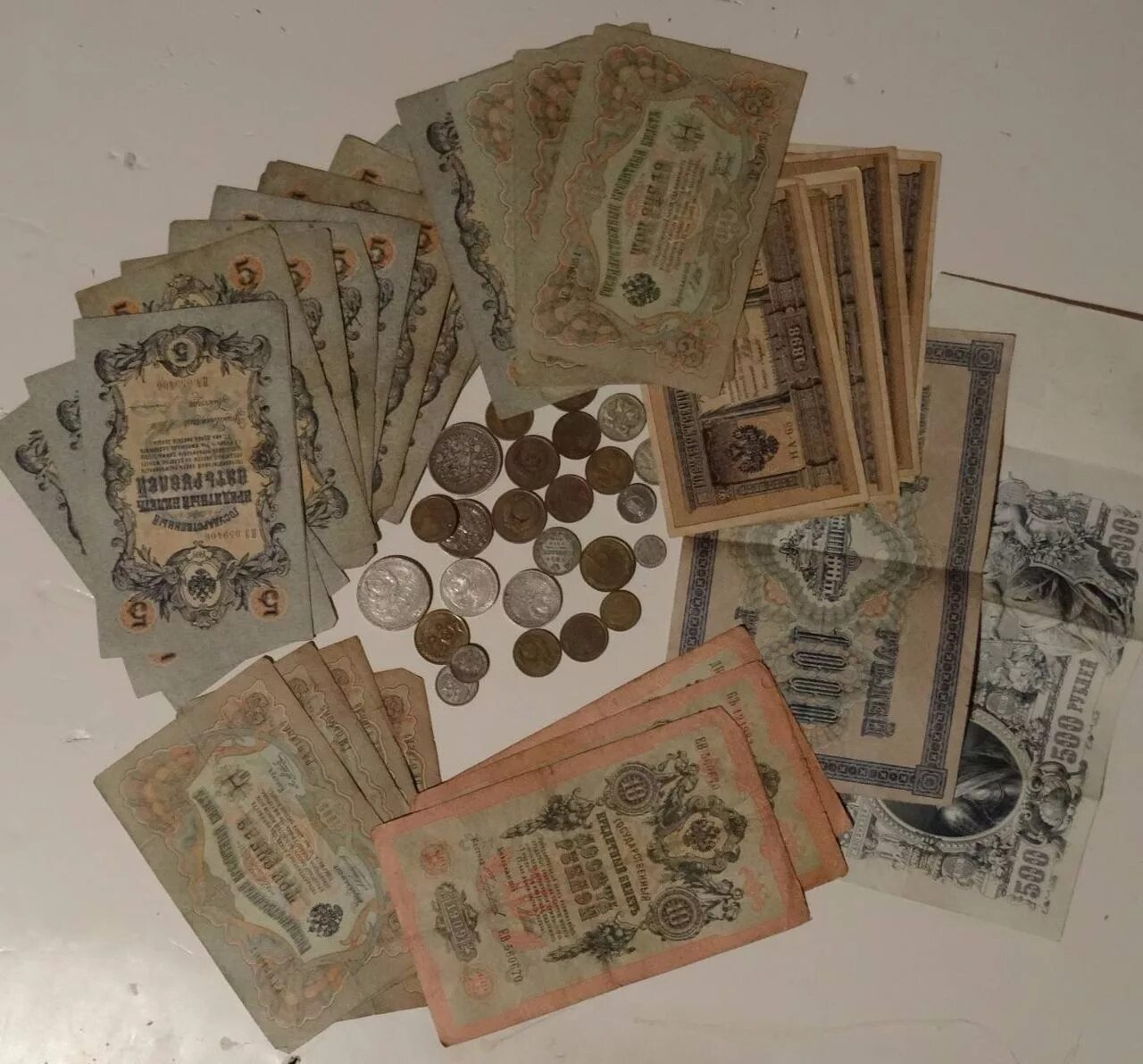 Старые деньги россии. Старинные деньги. Старые бумажные деньги. Древние бумажные деньги. Царские деньги.