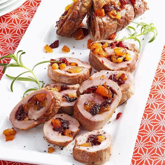 Вкусный стол для гостей. Буженина с гарниром. Диетический обед. Диетические салаты. Летний праздничный стол.