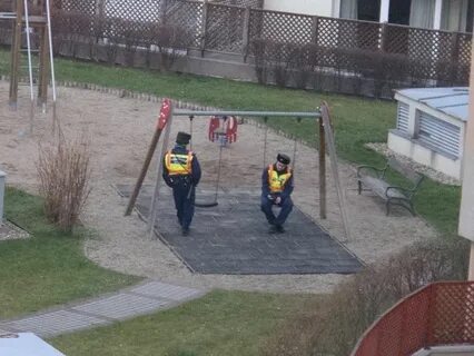 Жизнь трудна и опасна