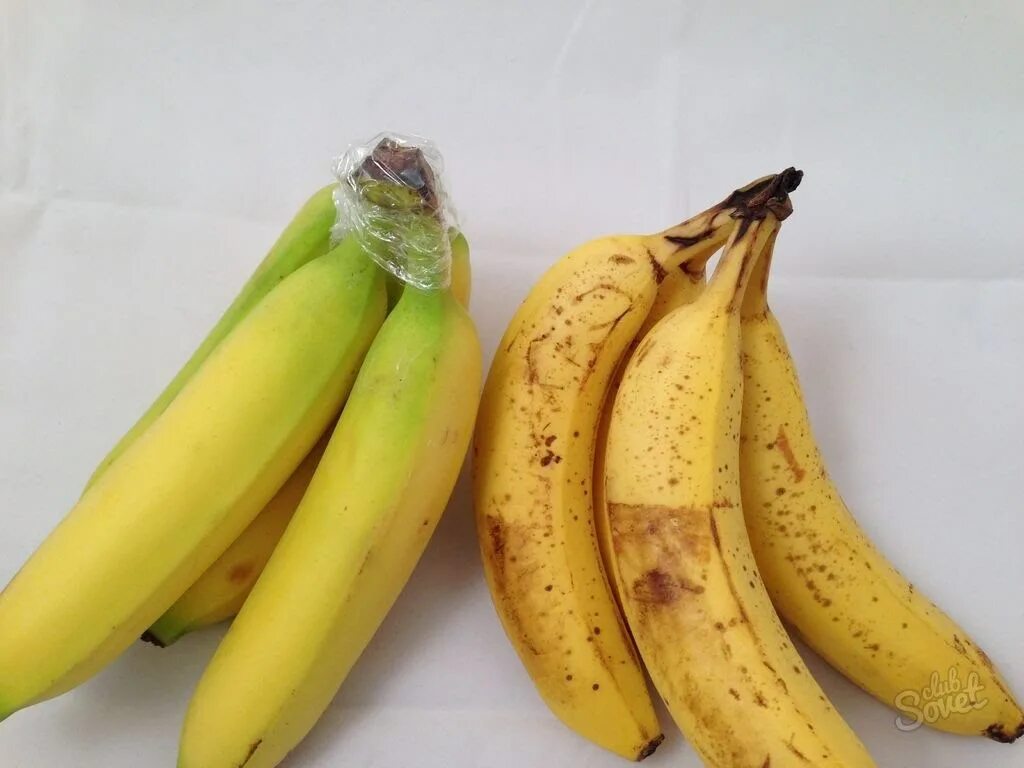 Как дольше сохранить бананы. Связка бананов. Кормовые бананы. Чтобы бананы не чернели. Хранение бананов.