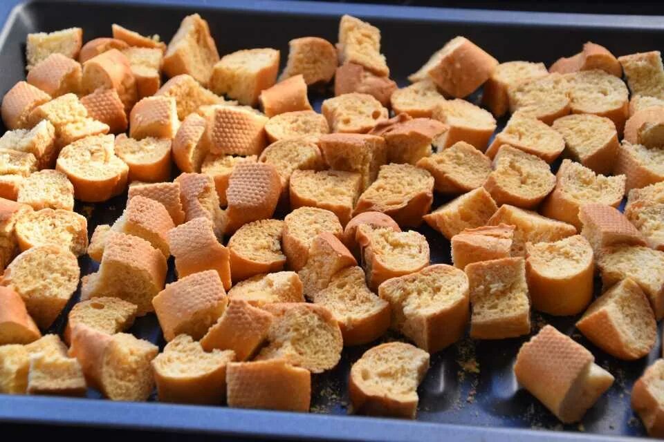 лавашные чипсы. картофельные чипсы. домашние хрустящие чипсы. чипсы из овощей и фруктов. домашние хрустящие чипсы.