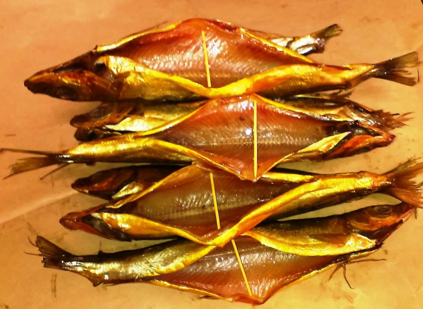 омуль продам. омуль маломорский. канадский омуль. тухлый омуль. пелядь рыба холодного копчения.