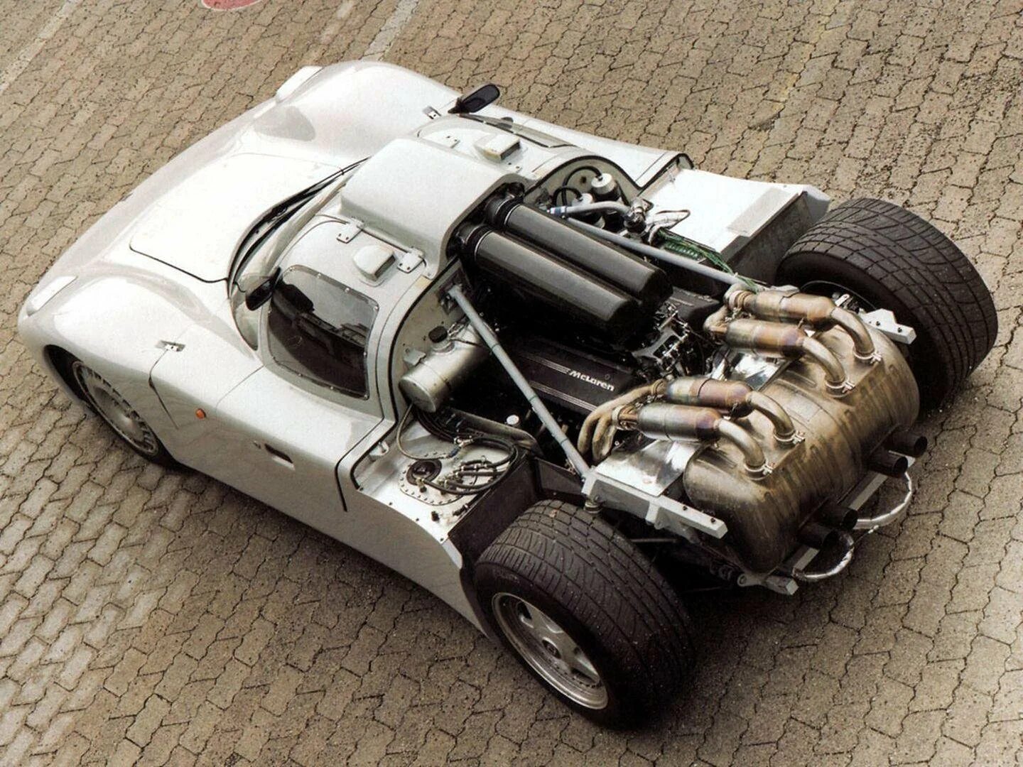 Как называется двигатель который был. Mclaren f1. mclaren f1 двигатель. bmw mclaren f1. v12 mclaren f1.