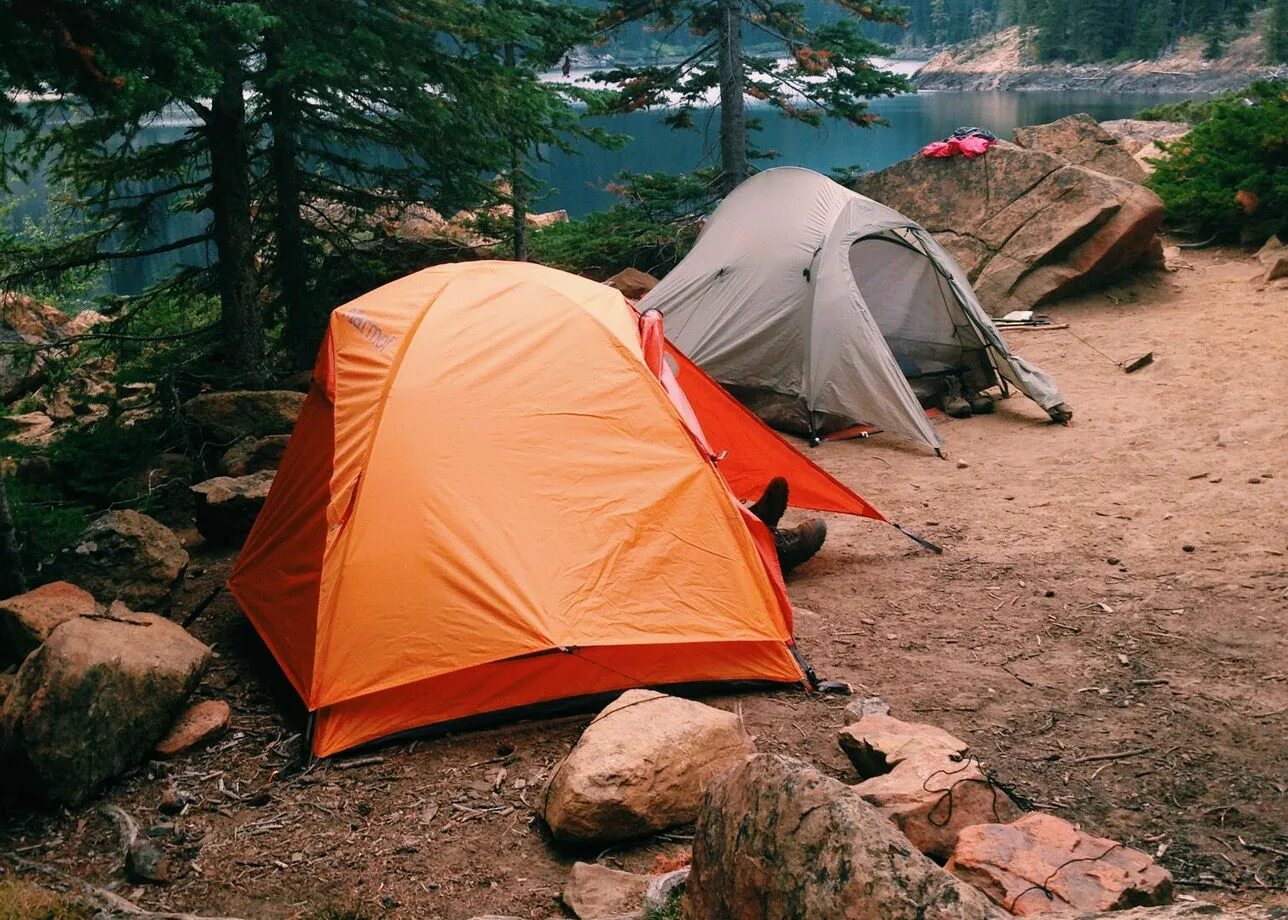 Camping photo. Палатка в горах. Туризм с палатками. Поход с палатками. Туристическая палатка на природе.