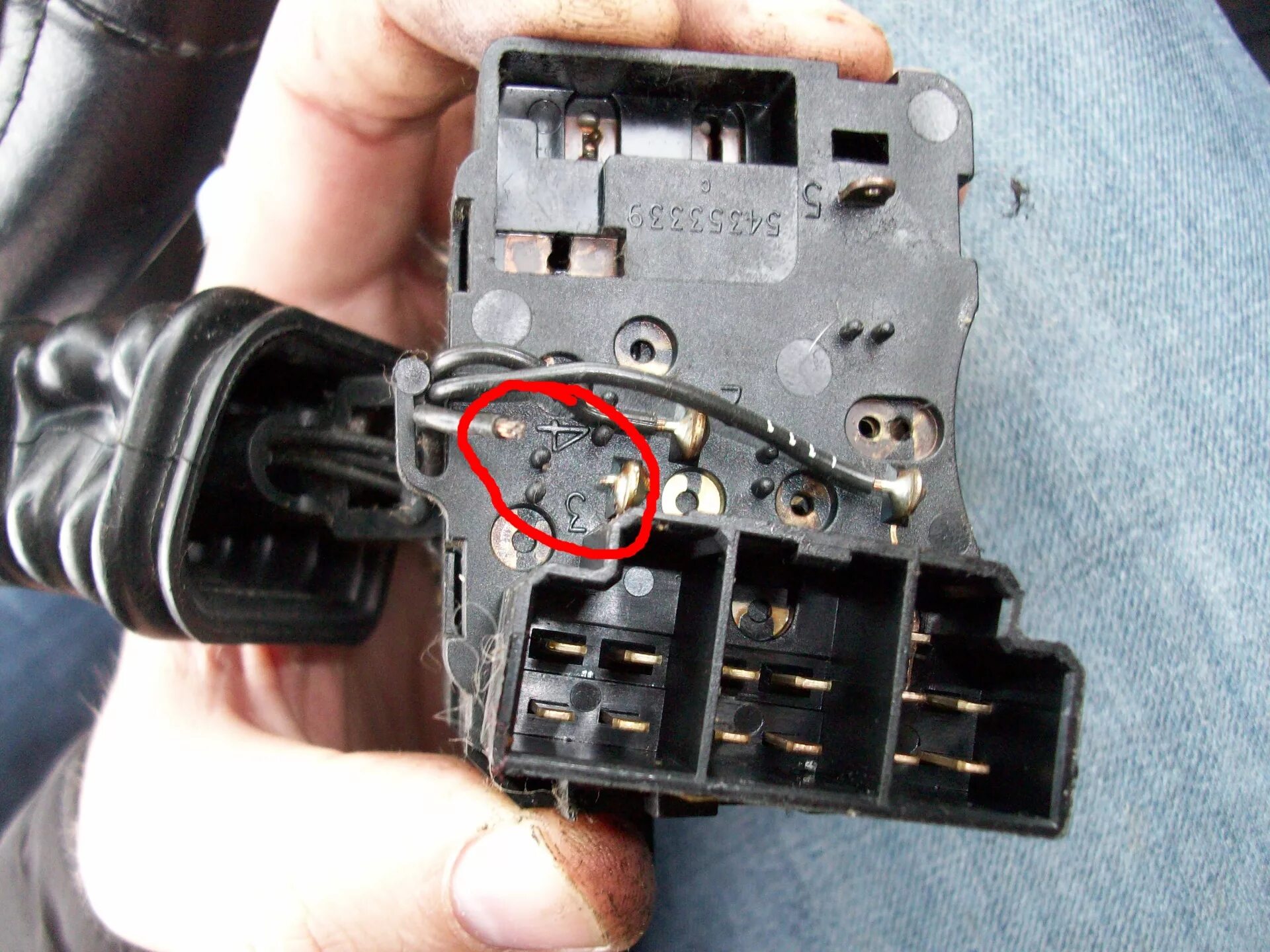 Схема подключения дневных ходовых огней 2110. Противотуманные фары лед форд эксплорер 5. Перемигивание птф с дальним ваз. Мигание птф. Моргает противотуманка диод.