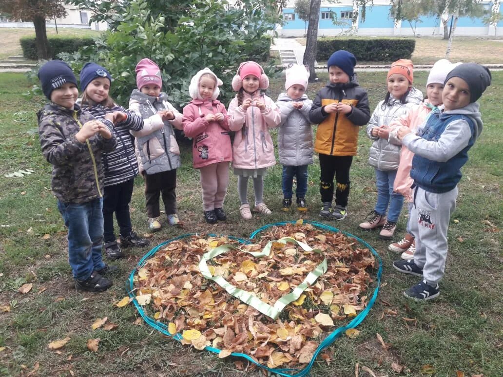 Праздник день здоровья в детском доме. День здоровья в ясельной группе детского сада. День защиты детей в детском саду сценарий. День здоровья в детском саду на улице. Досуговое мероприятие для подготовителной группе.