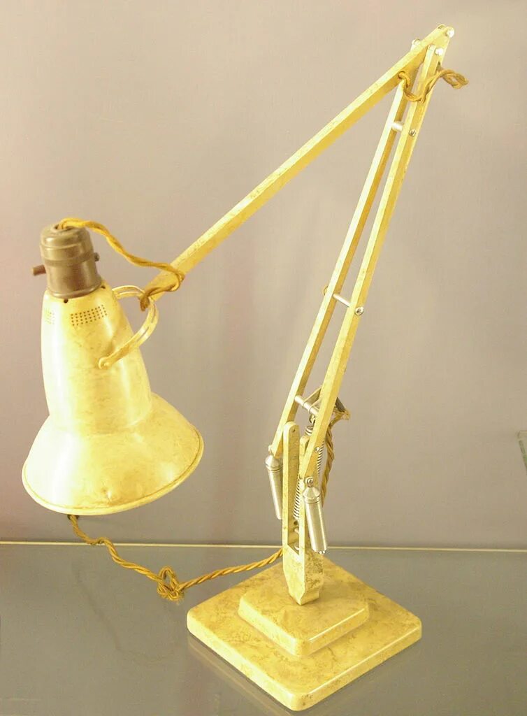Lamp wiki. Пружина настольный светильник. лампа настольная с пружинами. лампа настольная пружинная. balanced-arm lamp.