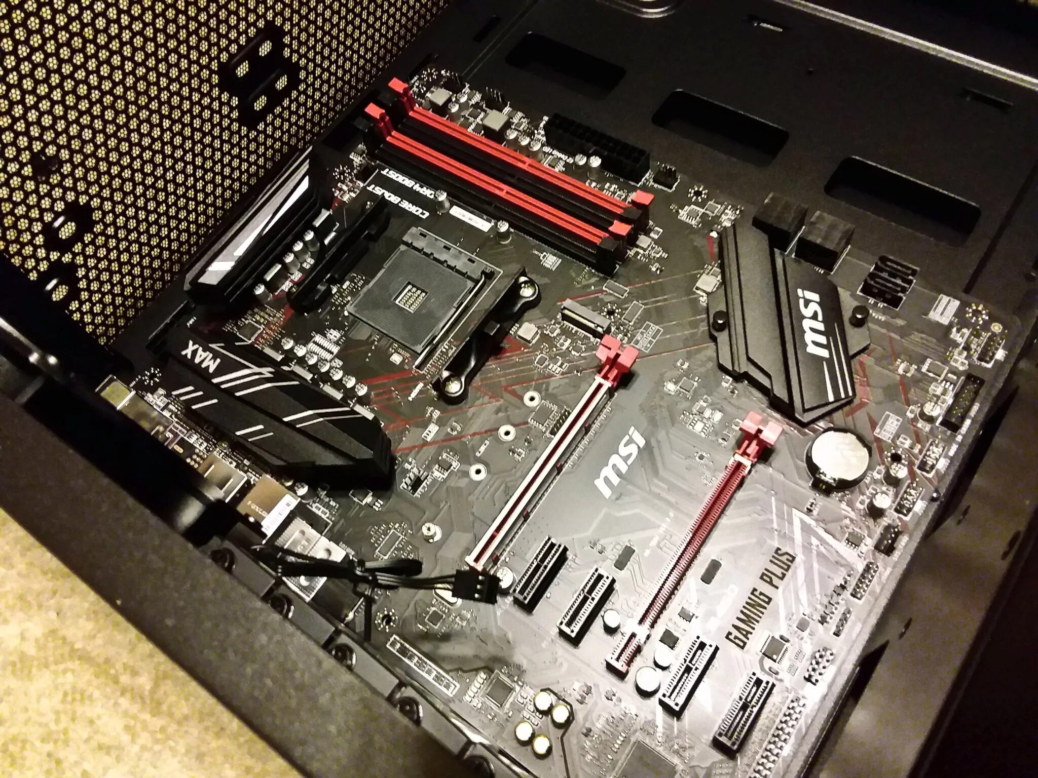 Msi b450 gaming plus am4. Материнской платы msi b450. b450 max msi. материнская плата msi b450 gaming plus max. msi 450.