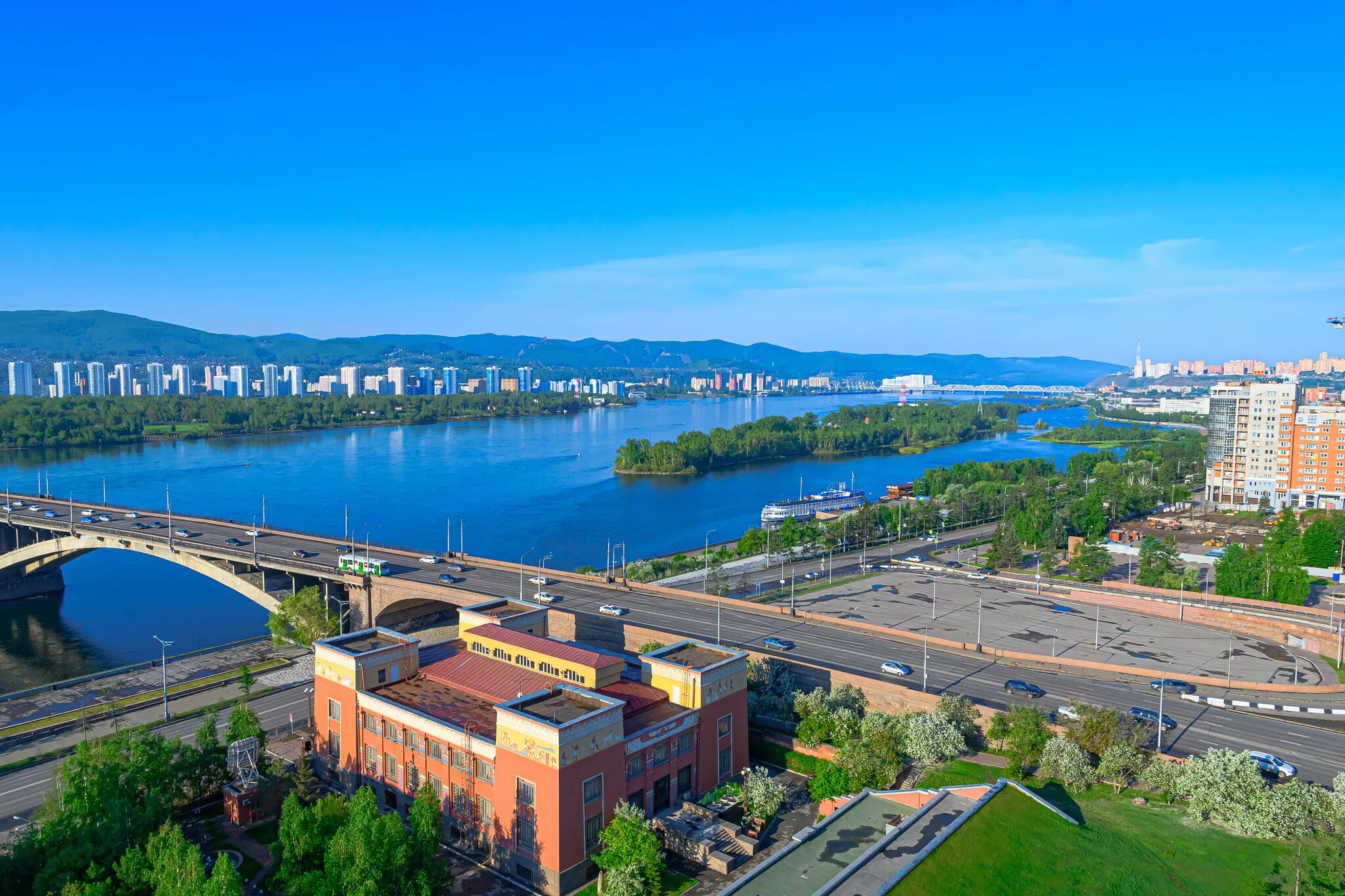 Красноярск города красноярского края. Правый берег красноярск. Городской округ город красноярск. Красноярский город 8 букв. Красноярск фото города.