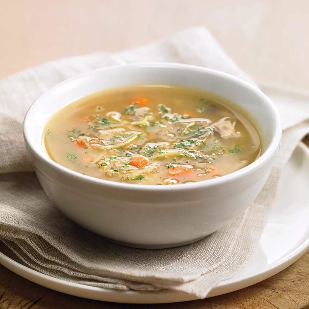 Суп с окорочком. Куриный чечевичный суп. Для супа. Рассольник с курицей. Суп рассольник с курицей.