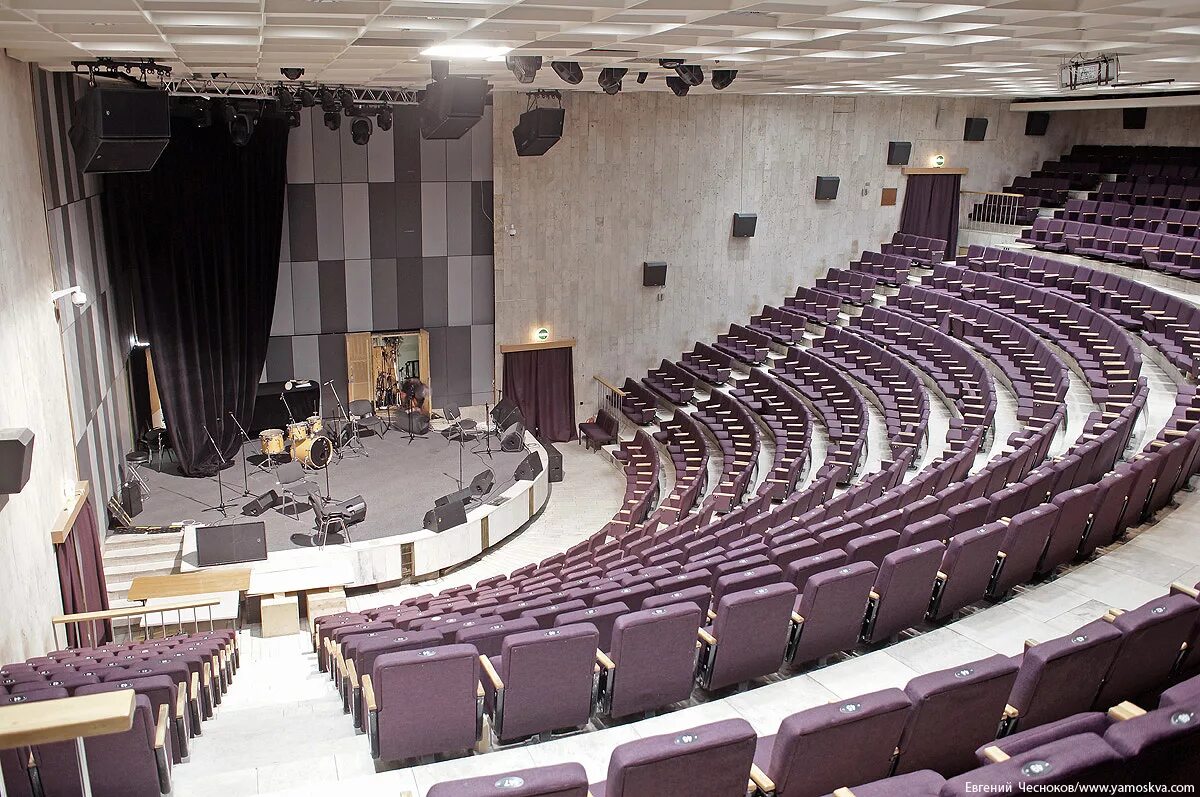 Новая третьяковка здание. Цдх на крымском. Центральный дом художника на крымском валу. Цдх крымский вал 10. Крымский вал цдх.