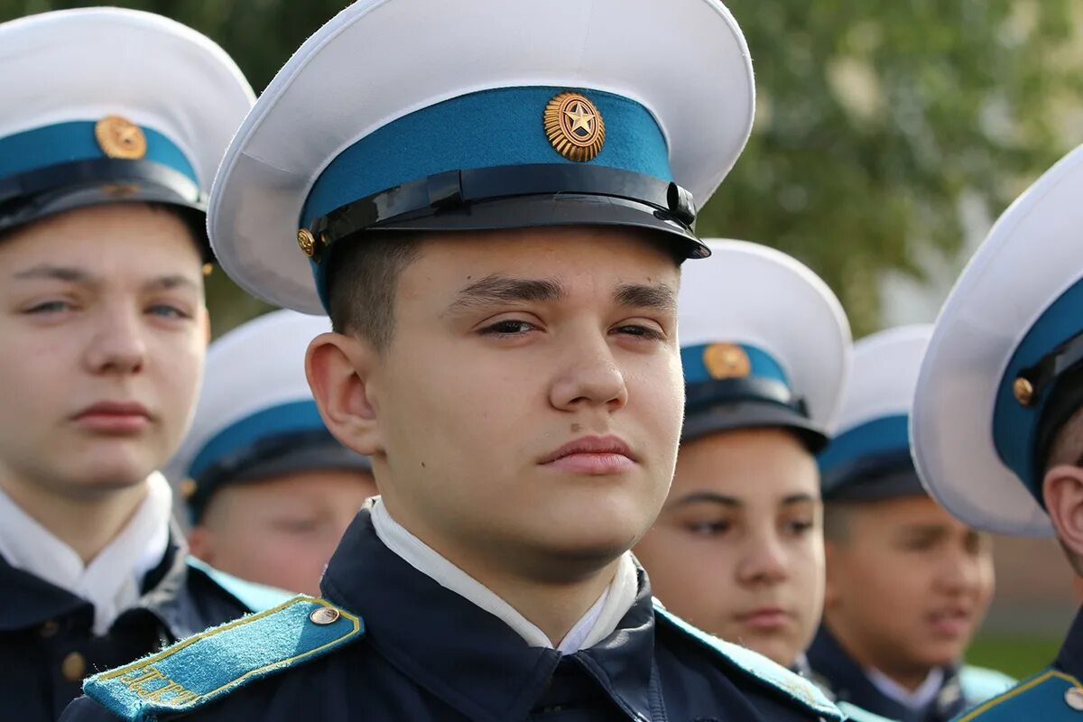 Президентская кадетка в Оренбурге. Первое президентское кадетское училище в Оренбурге. Кадеты Оренбург. ПКУ Оренбургское кадетское училище.