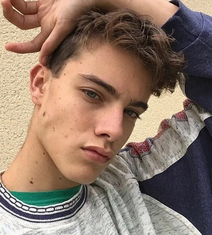 A loba e os supremos(CANCELADA !POR ENQUANTO!) Cute teenage boys, Cute emo boys,