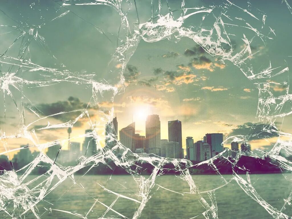 разбитая лобовуха. датчик разбитого стекла. разбитое стекло автомобиля. треснутое стекло. разбито лобовое стекло.