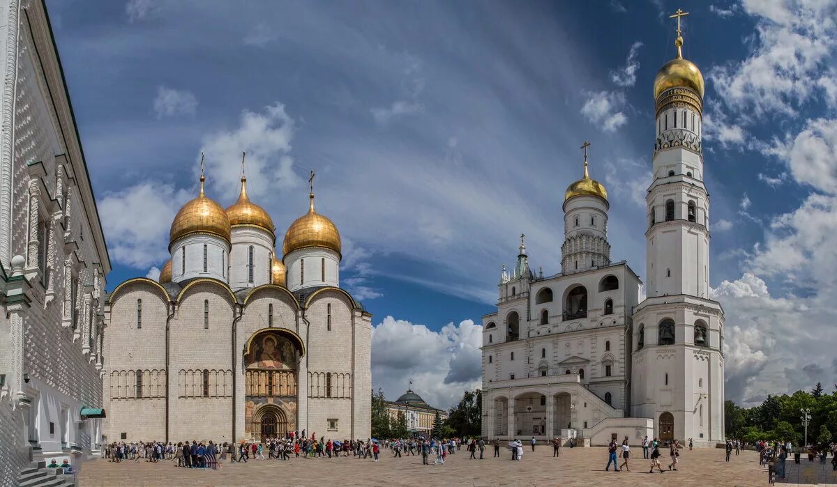Музеи кремля соборная площадь. Ансамбль соборной площади московского кремля. музей-заповедник московский кремль. архангельский, благовещенский и казанский соборы.