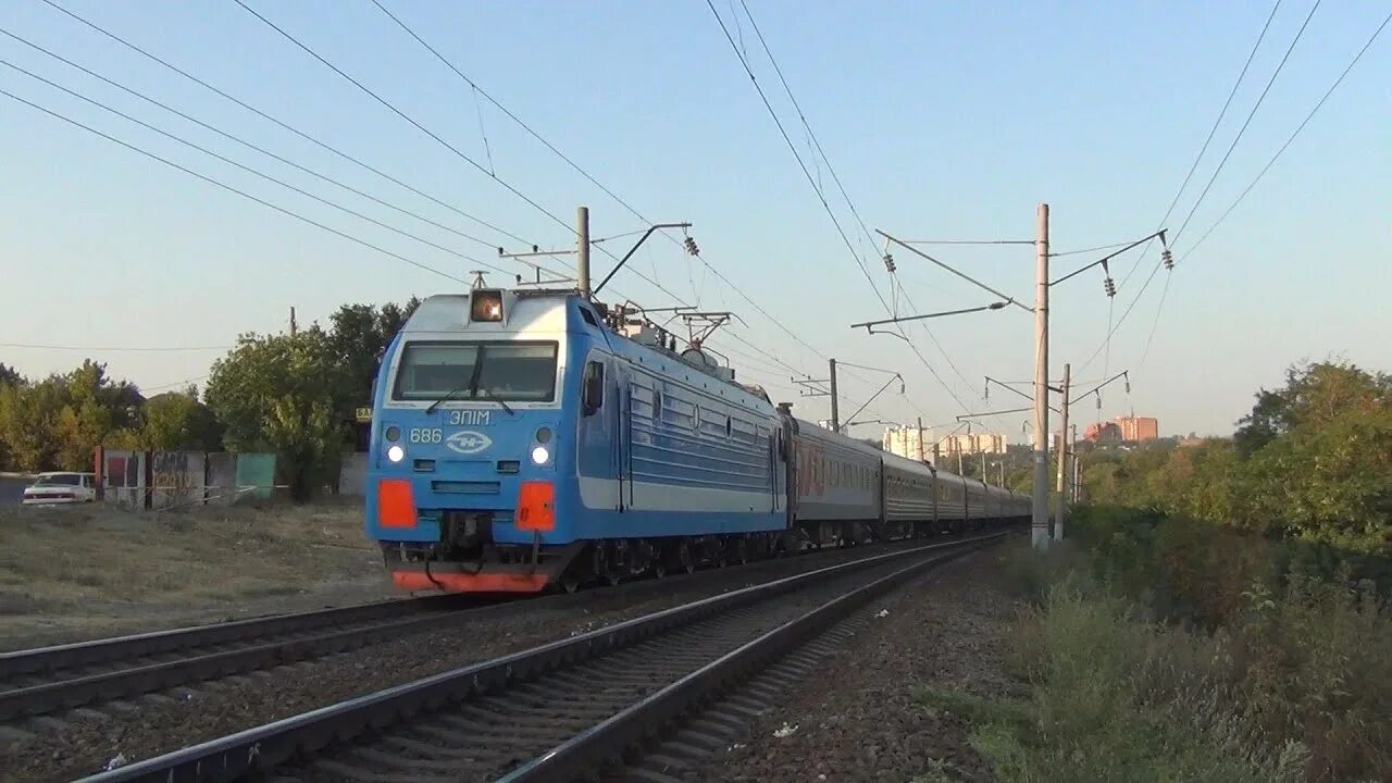 Поезд новороссийск владикавказ. Ростов владикавказ поезд. Поезд владикавказ санкт-петербург. Эп1 владикавказа. Поезд владикавказ до ростова.