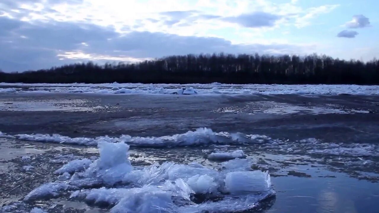 Ледоход видео для детей. Ледоход на Иртыше. Ледоход на Иртыше в Омске. Затор льда на Иртыше. Бирюса ледоход.