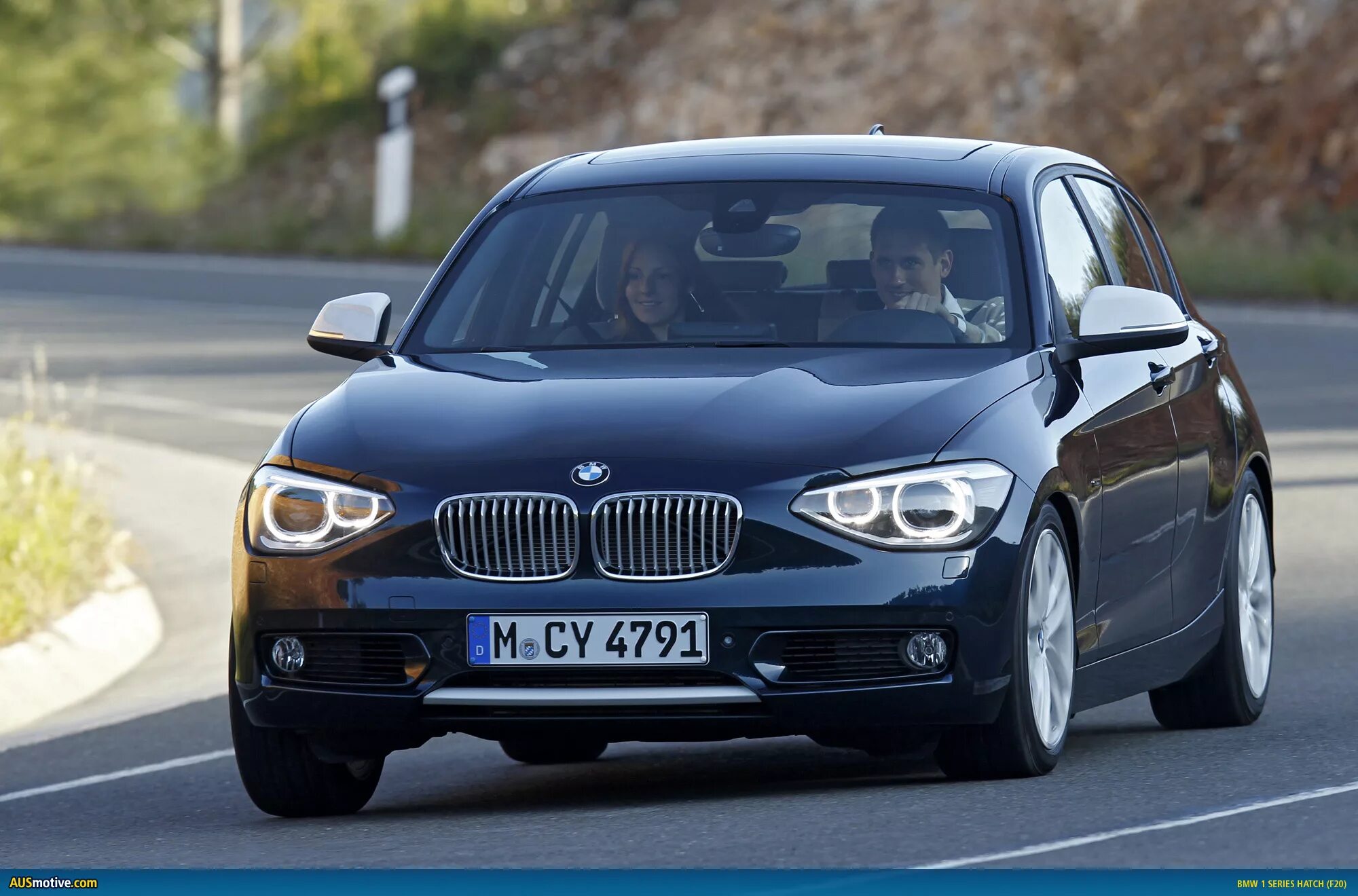 БМВ 114. BMW хэтчбек 1-Series. BMW 1 i114. BMW 2012.
