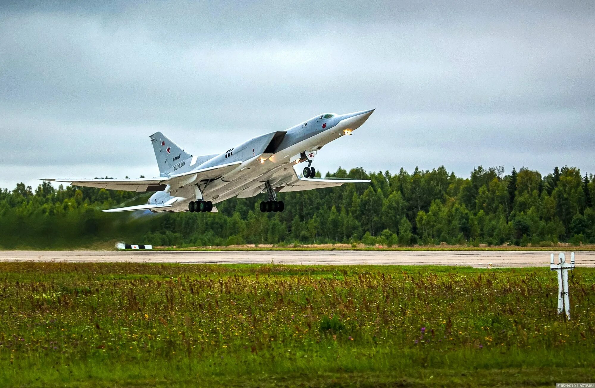 Ту 22 м 3 фото. Ту-22м3. Ту-22м3 сверхзвуковой самолёт. Ту-22м3 Гефест. Бомбардировщик ту-22м3.