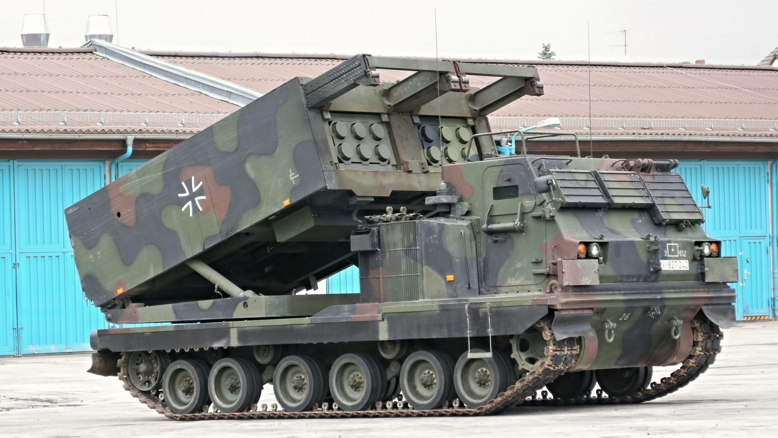М 270 е. Рсзо m270. рсзо м270 mlrs. рсзо сша m270 mlrs. mlrs 270.
