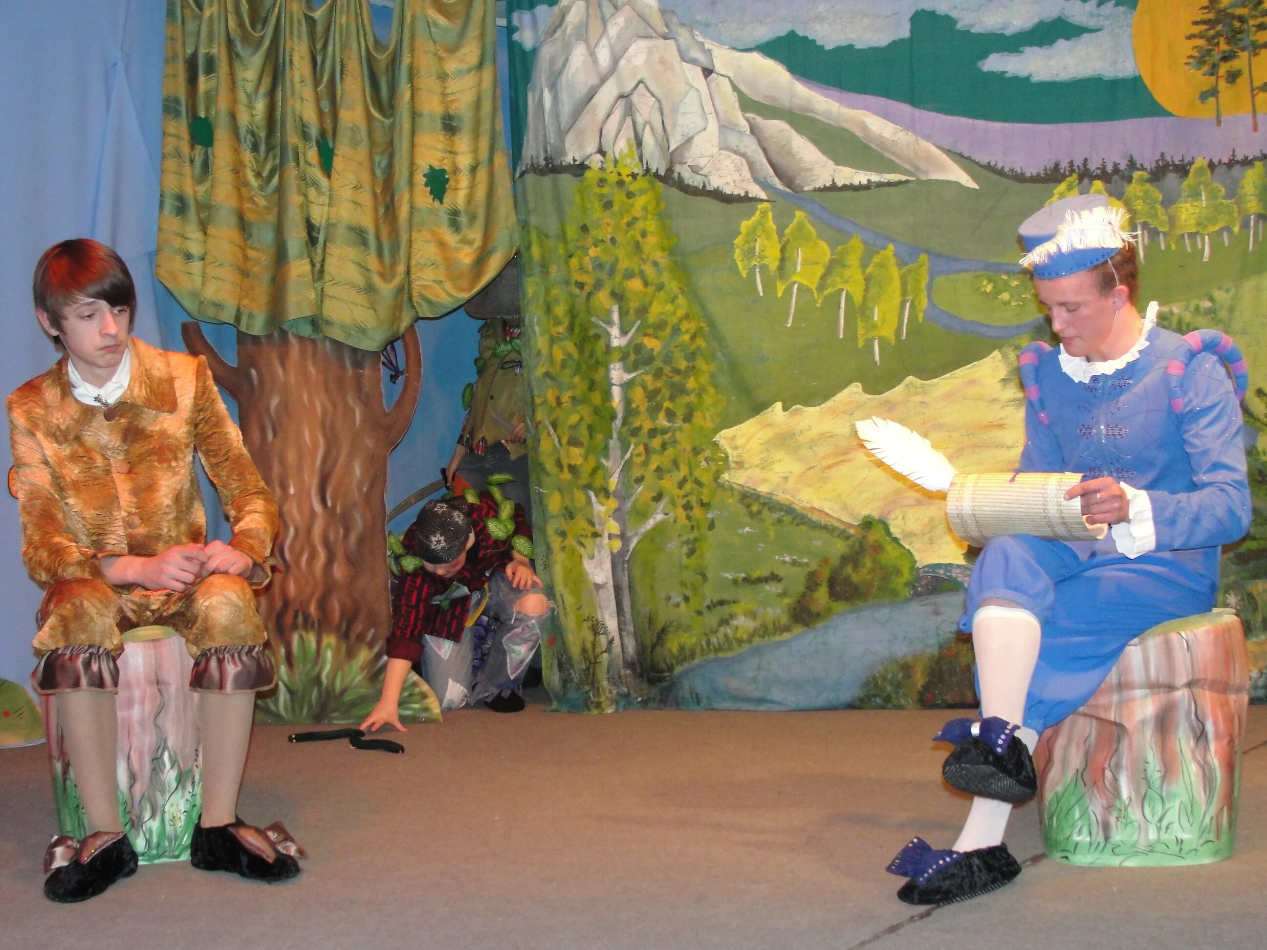 Театральная постановка репка. Детские спектакли по мотивам сказок. Крутой театр. Детский спектакль дюймовочка. Драмтеатр мичуринск летучий корабль.