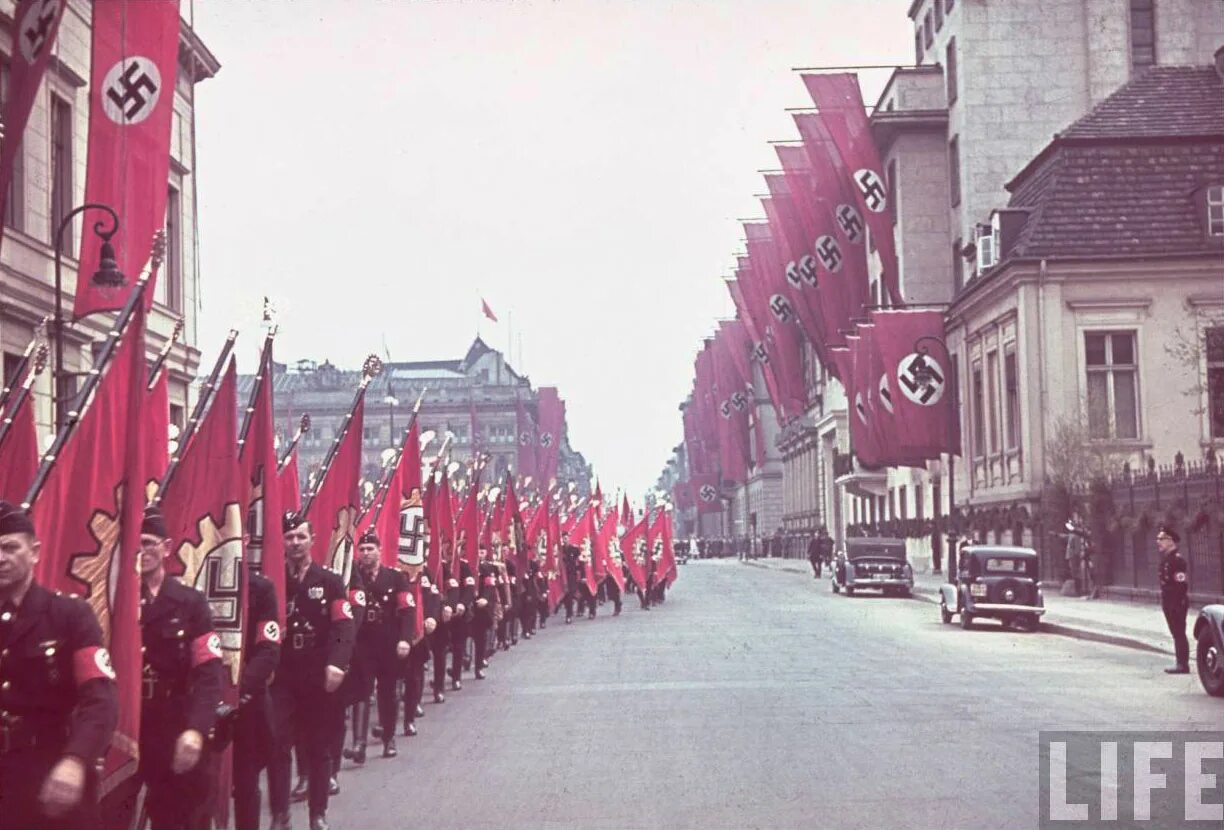 Третий Рейх Берлин 1939. Парад в Берлине 1939. Берлин 1939 нацисты. Фашистская Германия третий Рейх.