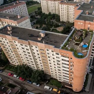 Крыша многоэтажного жилого дома