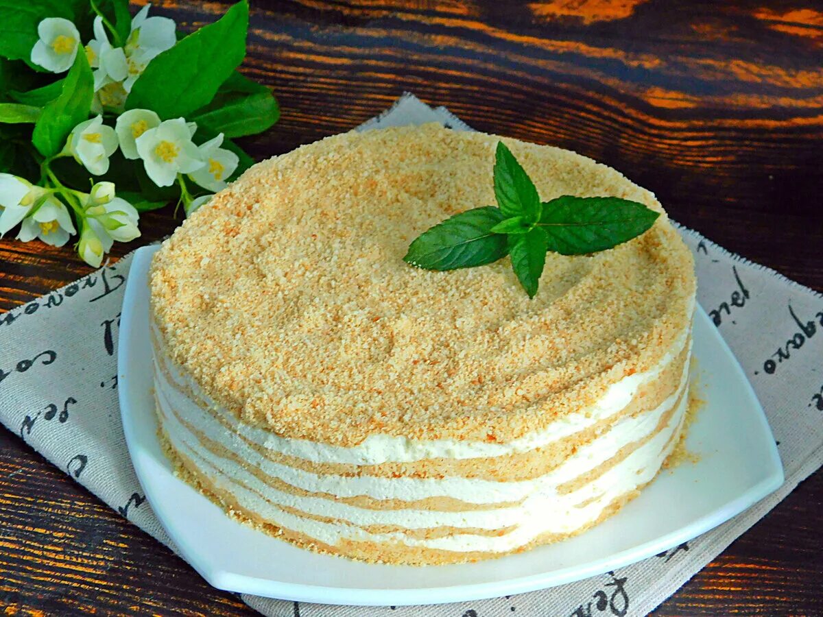 сметанник домашний. выпечка торта сметанника. медовик сметанник. сметанный торт на сковороде. выпечка торта сметанника.