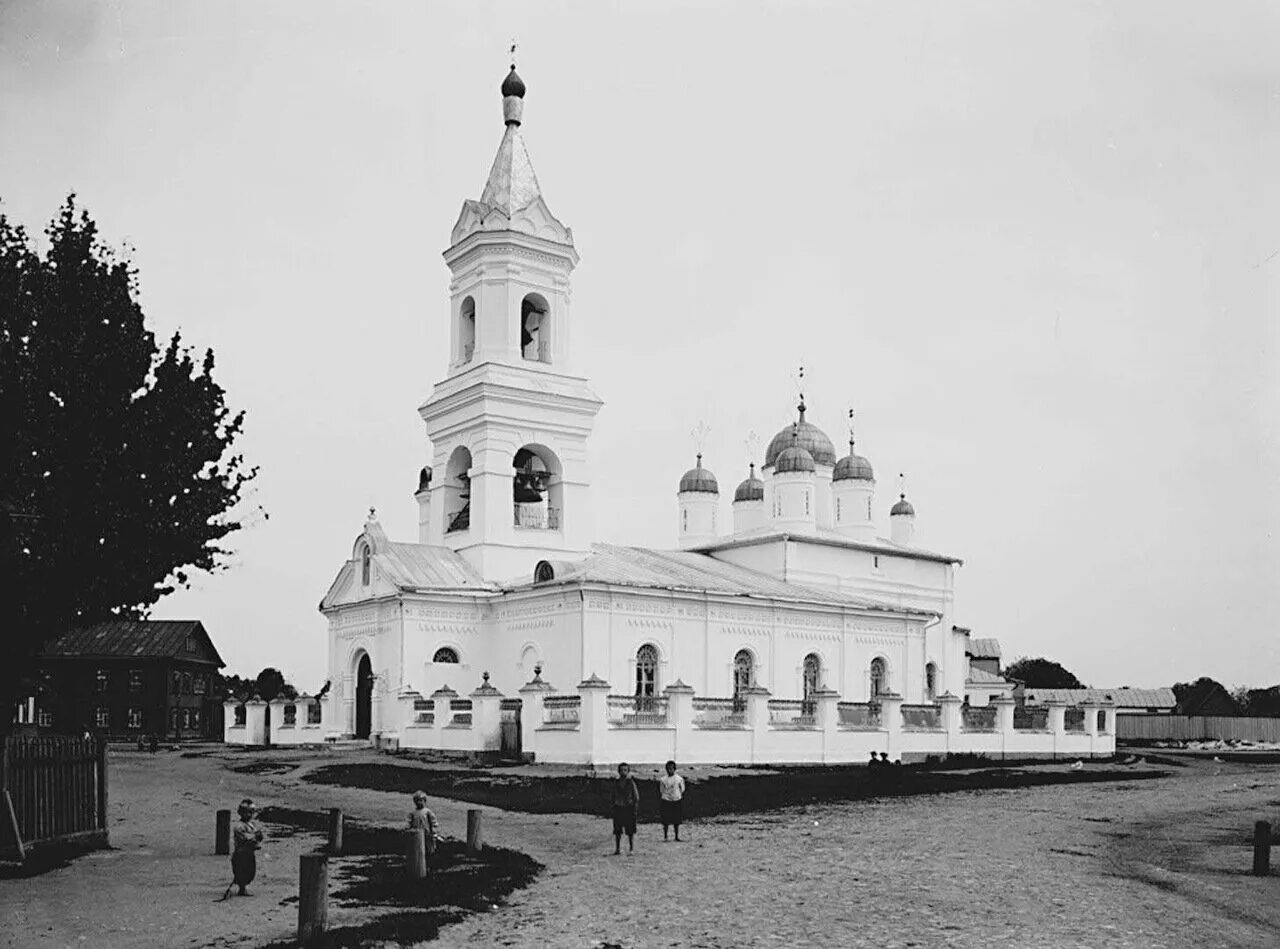 Тверь белый. Церковь белая Троица Тверь. Церковь: Троицкая ("белая Троица"). Церковь Троицы Живоначальной Тверь.