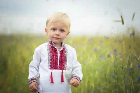 Мальчик в рубашке читать