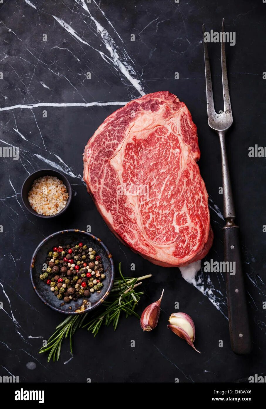 Стейк рибай black angus. Стейк «рибай ангус». стейк мясника блэк ангус. мраморное мясо стейк.