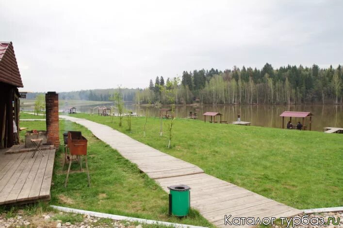 Пруд в селе морозово. Поселок морозово. Деревня морозово турбаза. Пруд в морозово губкинский район. Морозово хотьково.