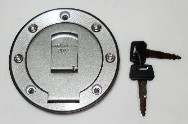 1129289577 крышка топливного бака d80 с замком 20392751. Люк бензобака 3302. Крышка бензобака на мотоцикл. Крышка бензобака иж планета 2. Крышка бензобака на иж юпитер.