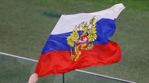 Флаг играет