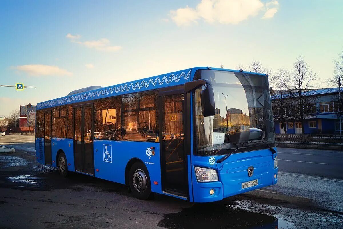 Конечная автобуса. Новые синие автобусы. Новые синие автобусы. Голубой автобус. Новые синие автобусы.