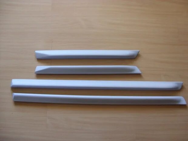 Комплект молдингов дверей audi a4 b5. Молдинг двери ауди а6 с5. Audi a6 c5 молдинг allroad. Audi a6 c5 молдинг двери нижний. Нижние молдинги на ауди а6 с5.