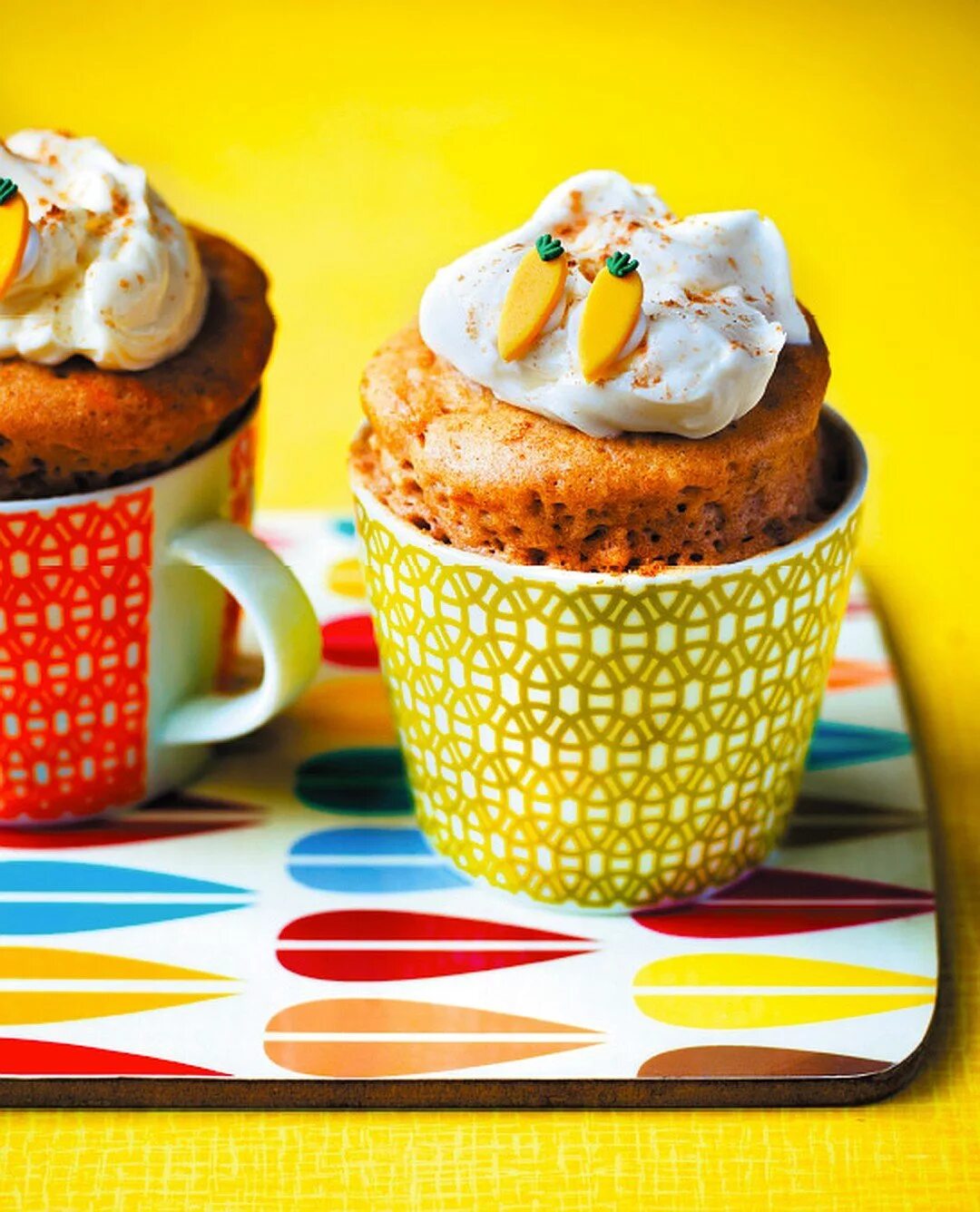 Шоколадный кекс в кружке. Шоколадный кекс в микроволновке за 5 минут. Кекс. Шоколадный кекс в микроволновке в кружке. Банановый кекс в микроволновке.