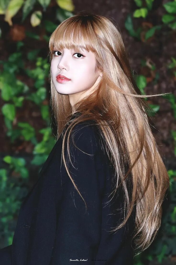 Lisa long. Lalisa. ким лиса. лалиса манобан с каштановыми волосами. lalisa с стрижкой черными волосами.