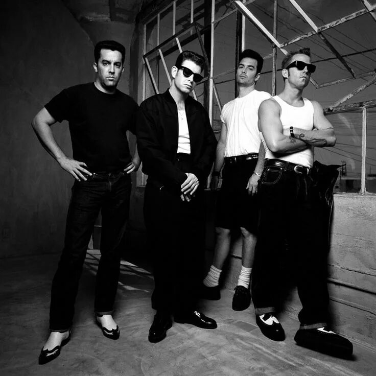 Группа social distortion. Social distortion band. Social distortion. Дисторшн группа. Distortion группа.