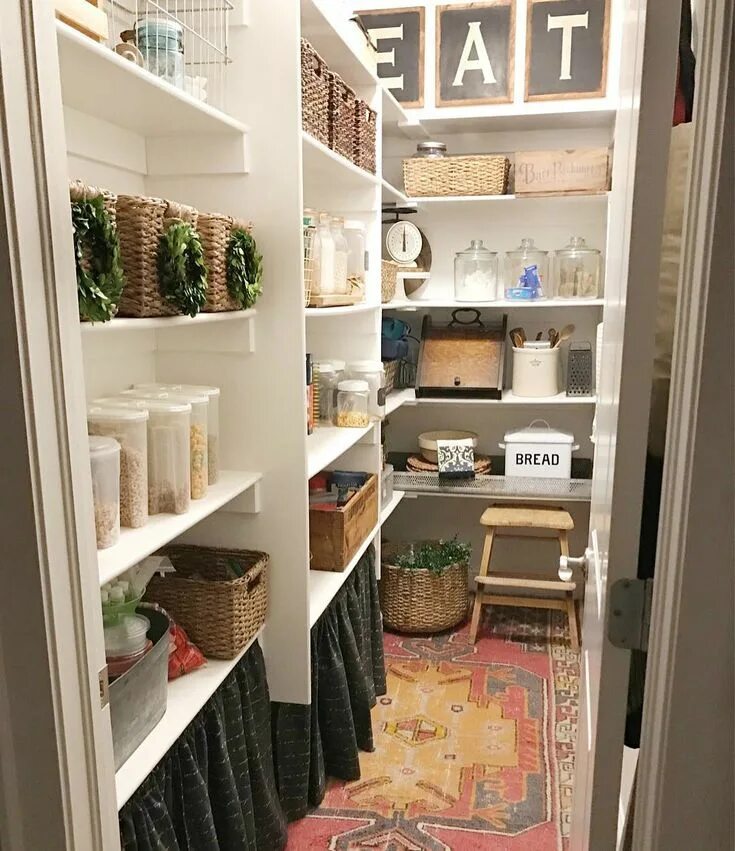 Дизайн кладовки в частном доме фото Пин от пользователя Howard на доске Kitchen Дизайн кухонного шкафа, Спальня с ра