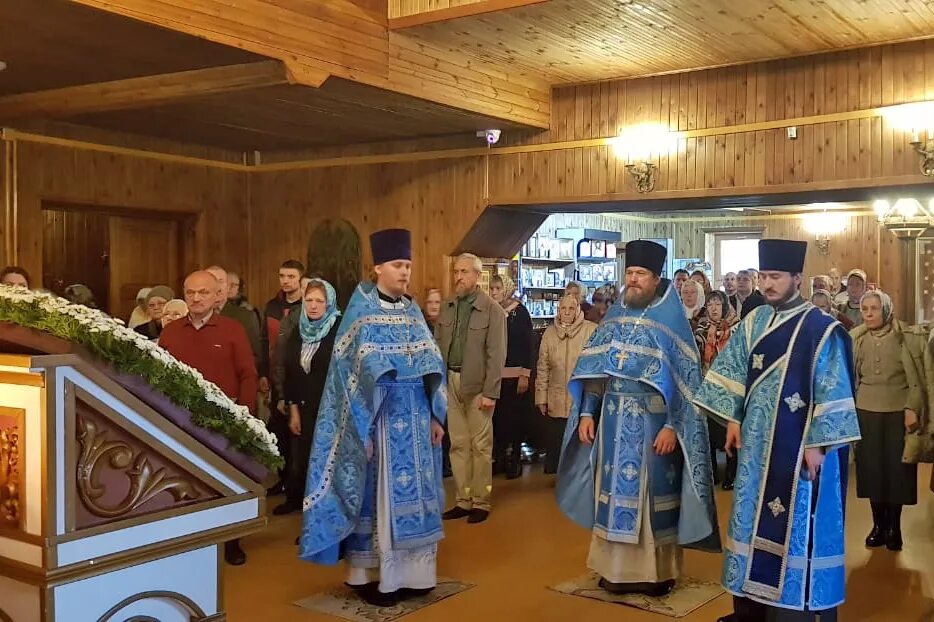 Церковь на сортировке нижний новгород. Нижний новгород храм иверской. Храм в честь иверской иконы божией матери нижний новгород. Нижний новгород храм иверской. Трусово.