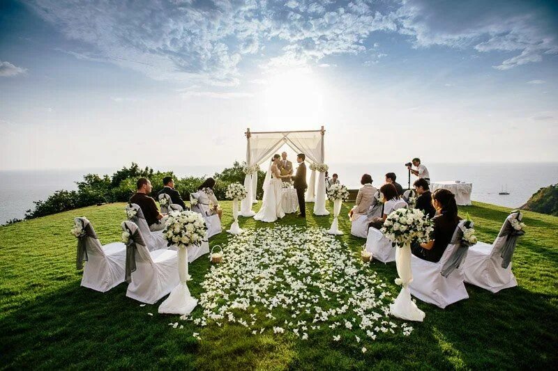Свадьба на природе. Свадьба в европейском стиле. Свадебная церемония на природе. Выездная церемония бракосочетания.