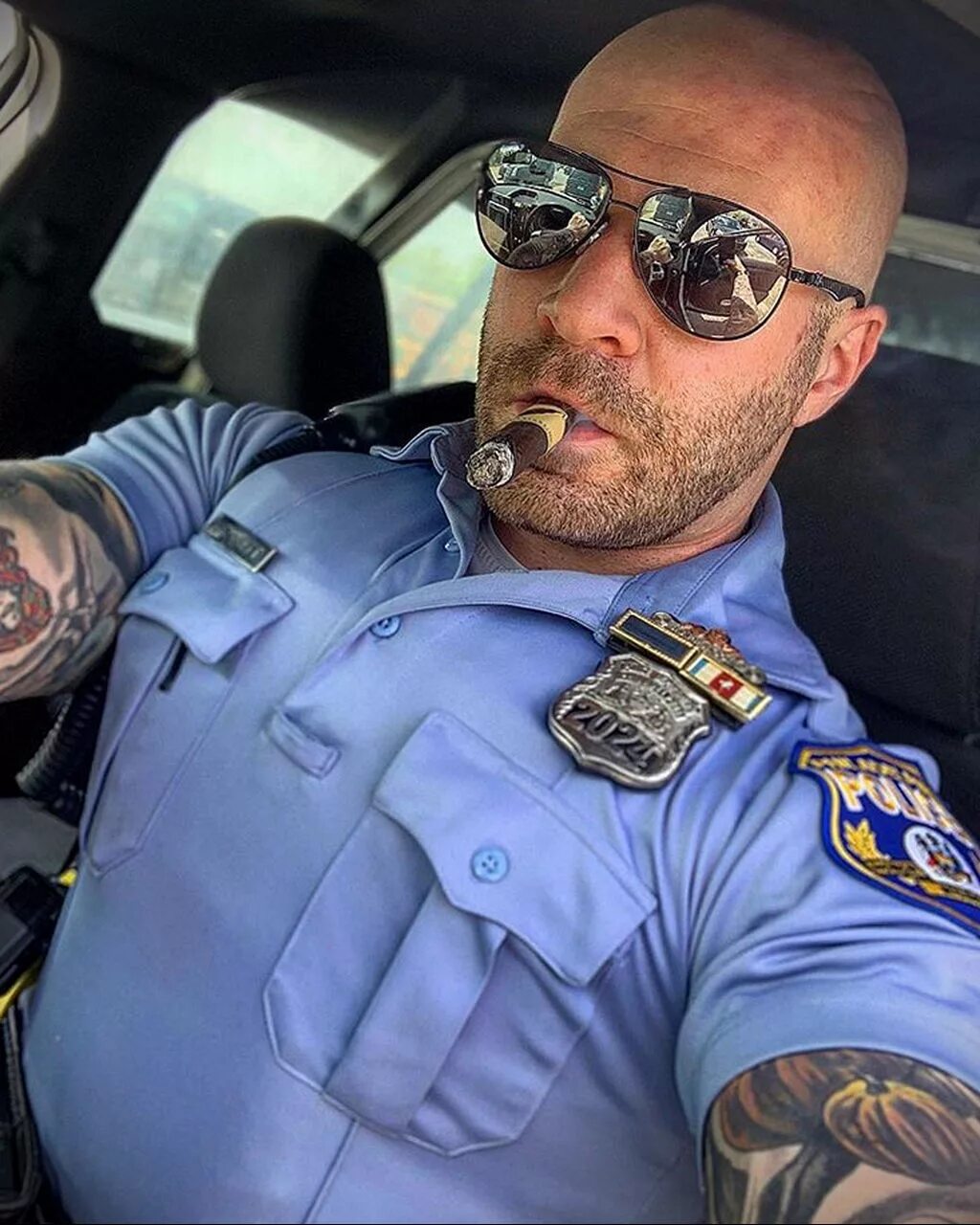 Форма полиции сша. Крутой полицейский. Полиция сша. Коп картинки. Полицейский.