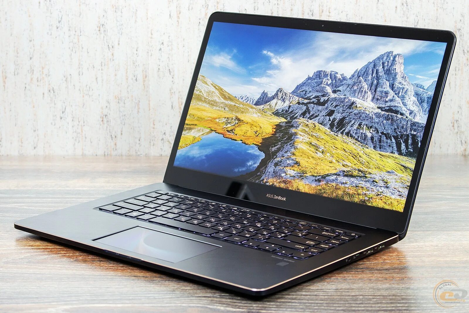 Asus zenbook ryzen 5. Ноутбук ASUS ZENBOOK Pro 15. Ноутбук зенбук 15. ASUS ZENBOOK Pro 15 picture. Асус Вивобук про 15 n580v 2017 года.